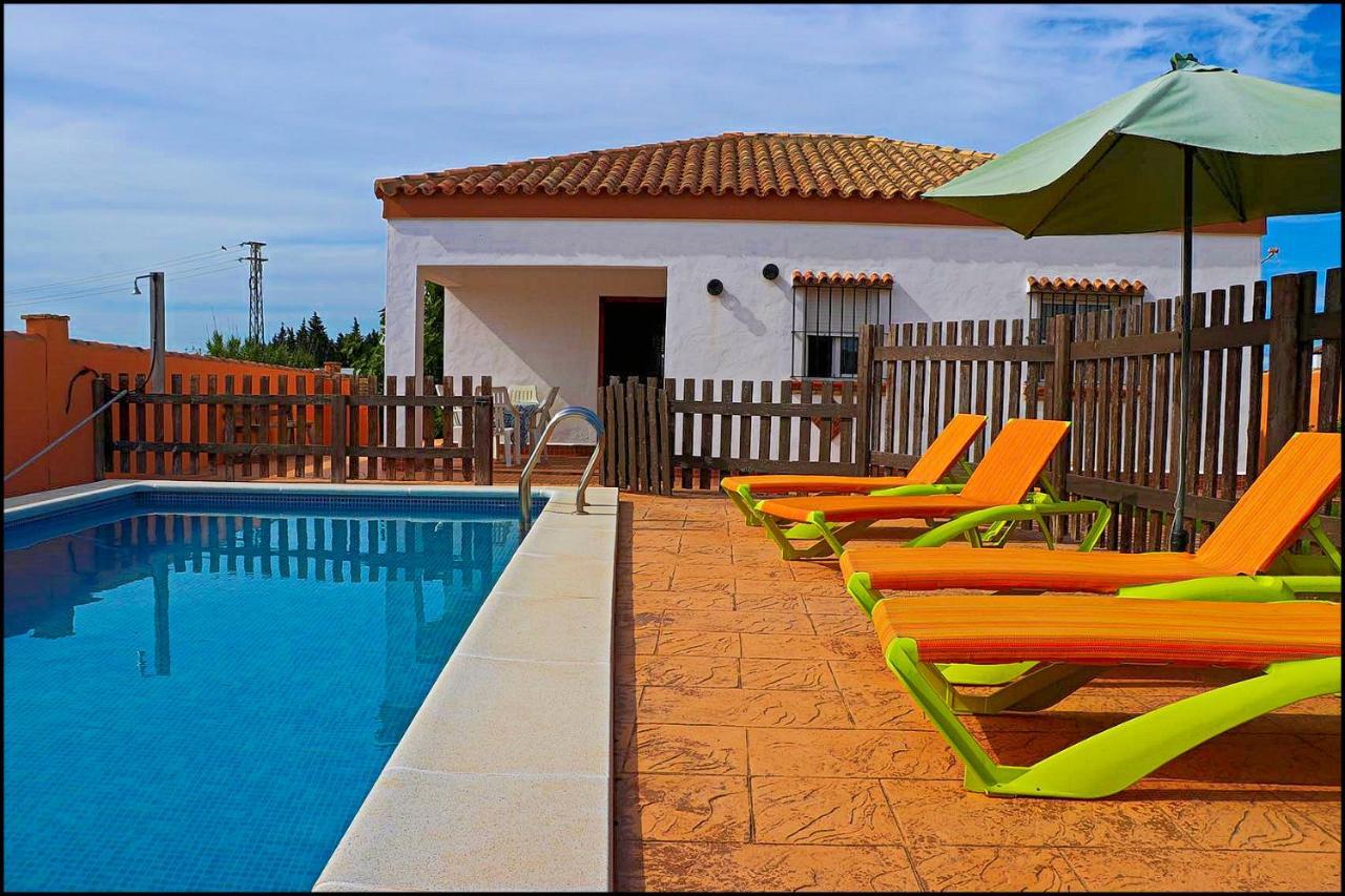 קוניל דה לה פרונטרה Chalet Rustico Roche מראה חיצוני תמונה