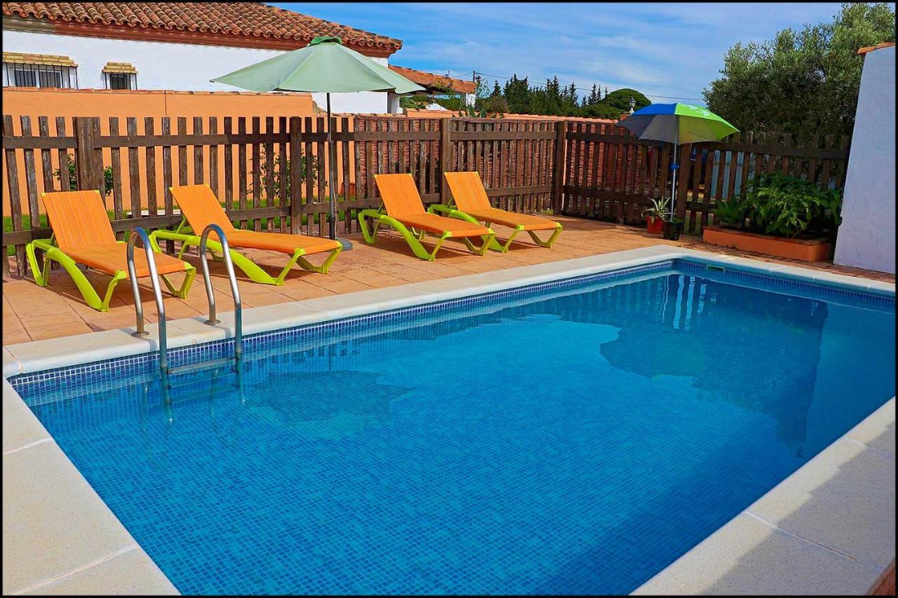 קוניל דה לה פרונטרה Chalet Rustico Roche מראה חיצוני תמונה