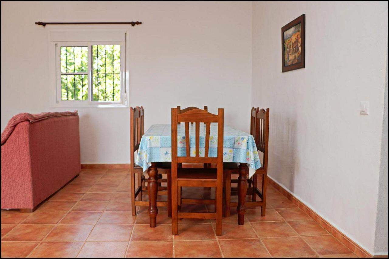 קוניל דה לה פרונטרה Chalet Rustico Roche מראה חיצוני תמונה