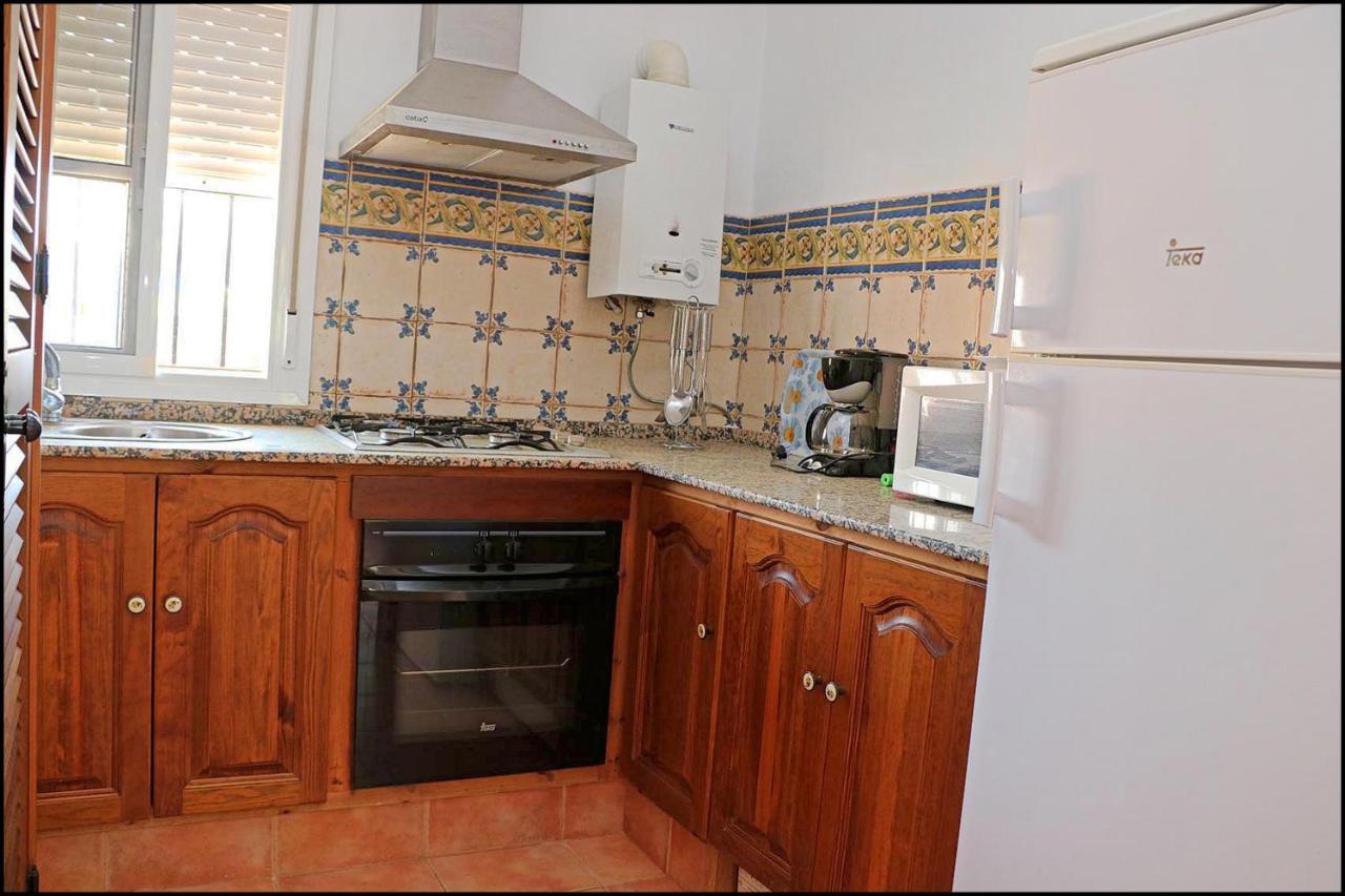 קוניל דה לה פרונטרה Chalet Rustico Roche מראה חיצוני תמונה