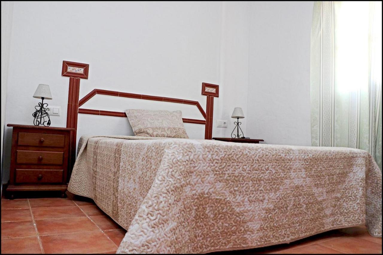 קוניל דה לה פרונטרה Chalet Rustico Roche מראה חיצוני תמונה