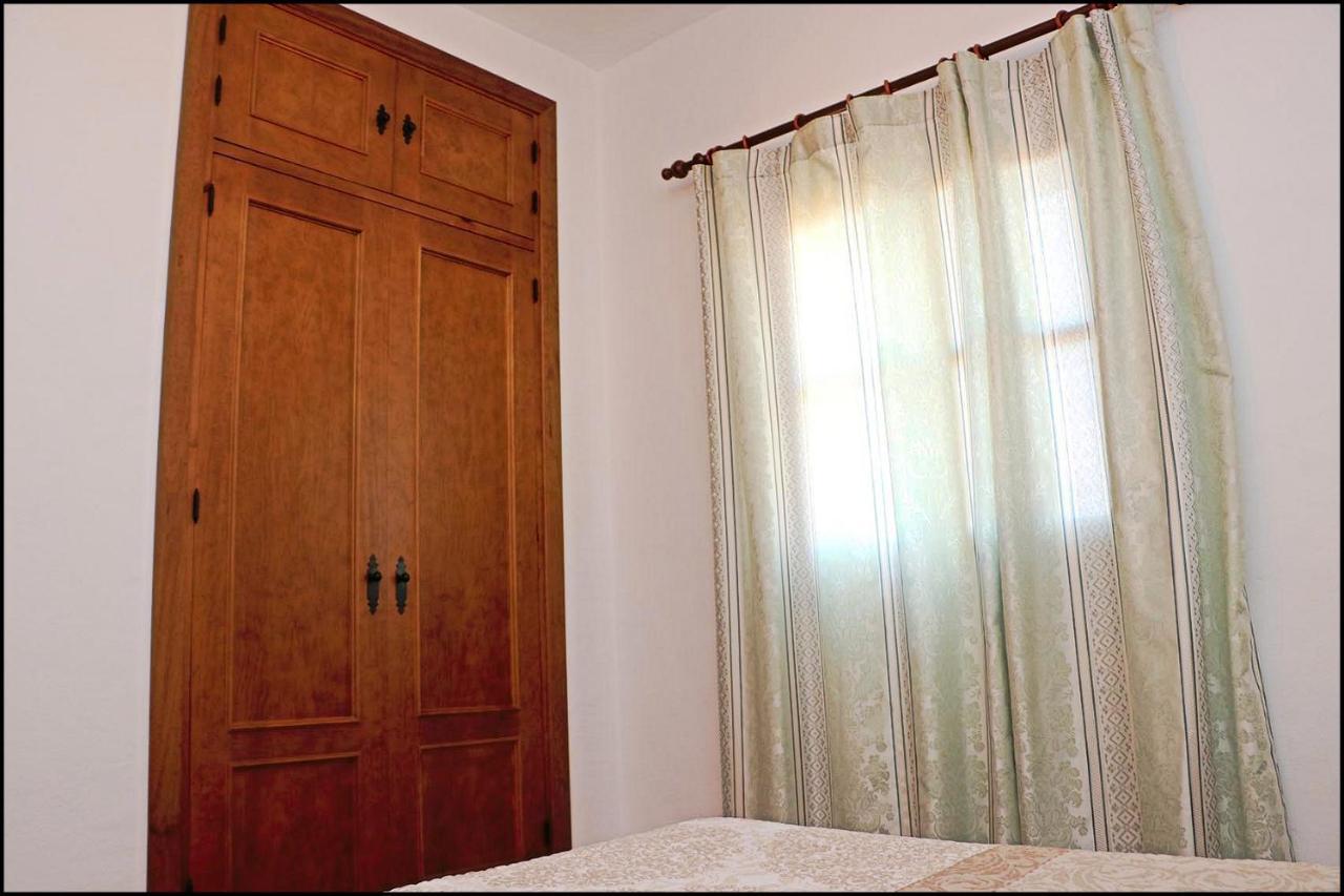 קוניל דה לה פרונטרה Chalet Rustico Roche מראה חיצוני תמונה